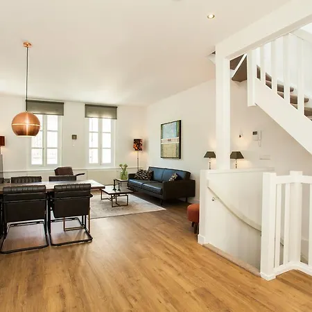 Stayci Serviced Royal Palace Apartment *